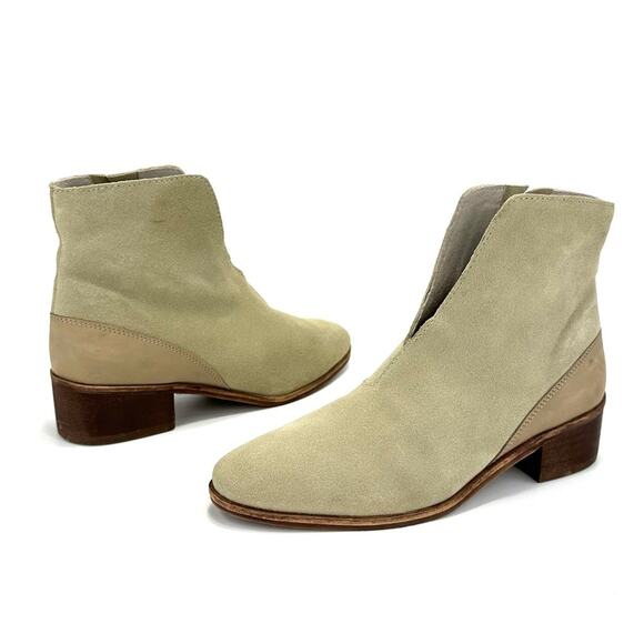Coconut Cecilia Women Tan Ankle Boot Size 8 Suede Block Heel Notched Bootie New - Picture 1 of 14